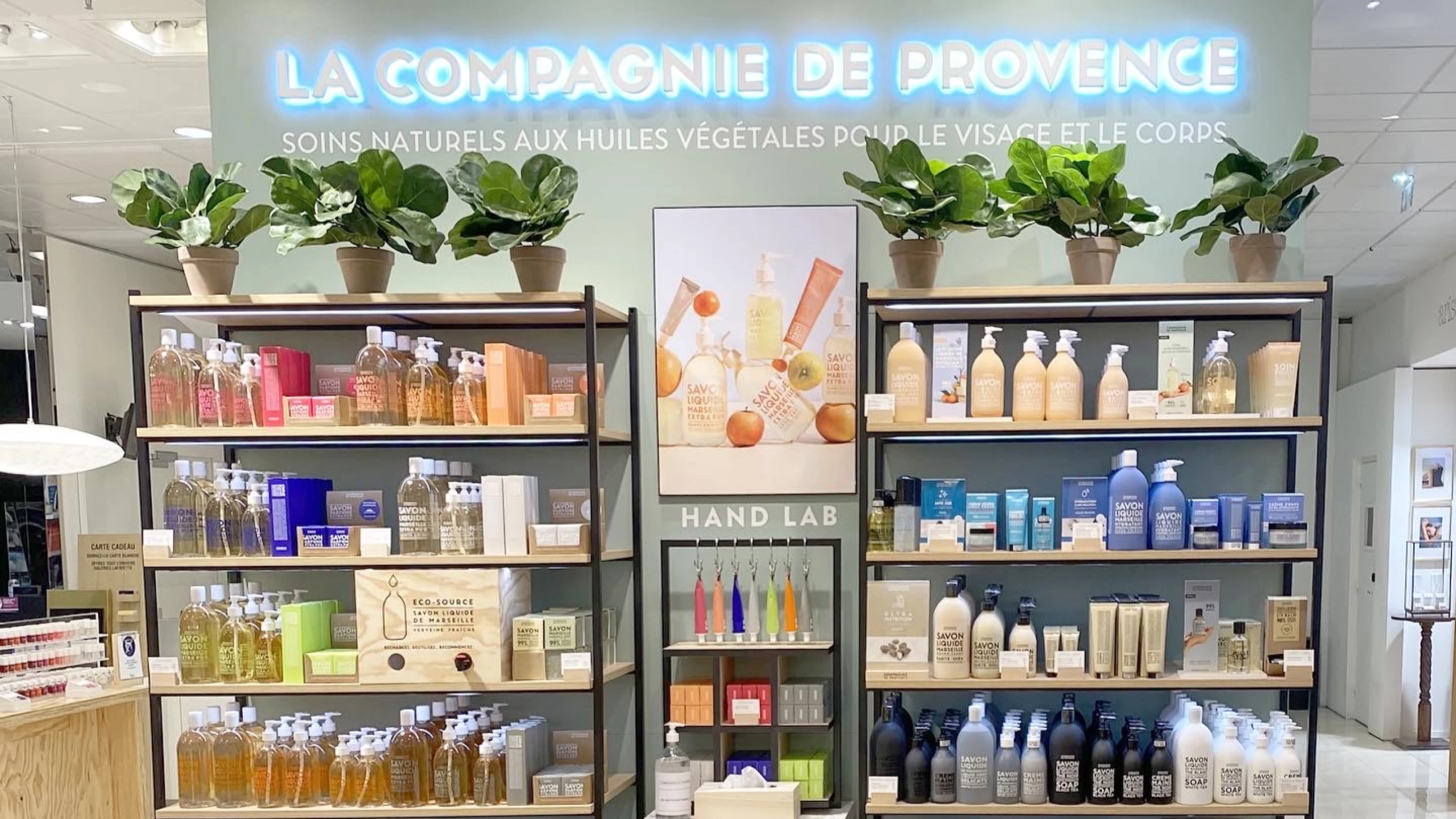 Corner Compagnie de Provence aux Galeries Lafayette Haussmann Paris